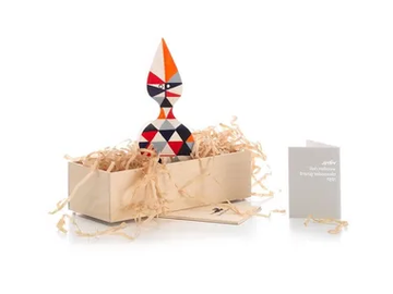WOODEN DOLL N.12 - Wooden sculpture by Vitra
