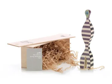 WOODEN DOLL N.16 - Wooden sculpture by Vitra