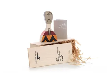 WOODEN DOLL N.17 - Wooden sculpture by Vitra