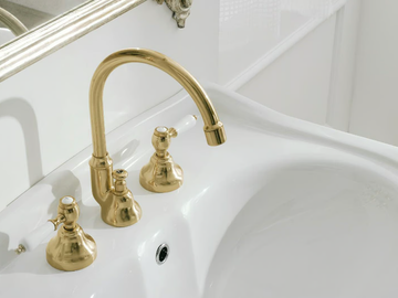 800 - Classic style 3 hole washbasin tap by ZAZZERI