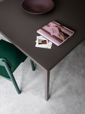 Frame Tables & desks | Tavoli e scrittoi
