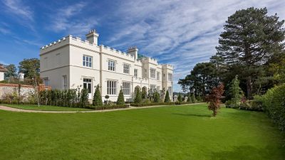 Historic building, Surrey, England - ALIVAR