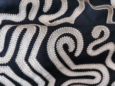 Lin brodé Byzance noir