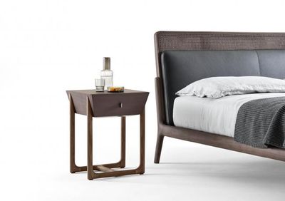Design bedside table Serenas