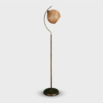 Lampada da terra in metallo con paralume in juta Povimento