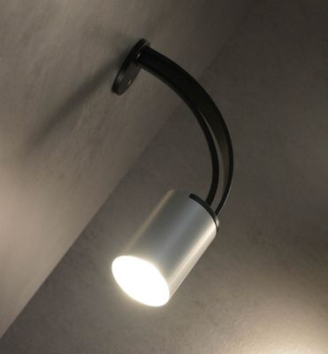 Lampada da parete a Led con braccio fisso | Arco made by Brillamenti®
