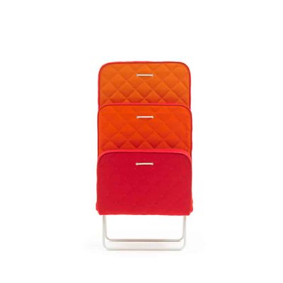 Stand Up bed/chaise longue with pouf
