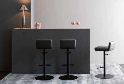 GREGORY - Swivel barstool with footrest