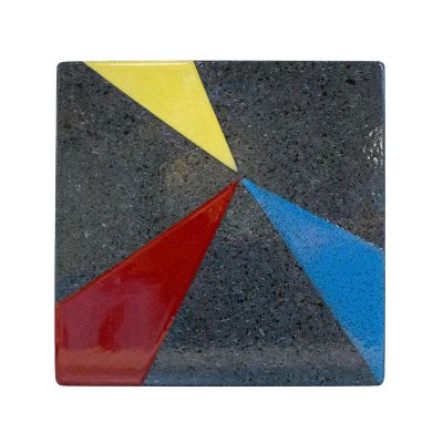 Prisma – Sottopiatto in Pietra Lavica Etnea (28×28 cm)