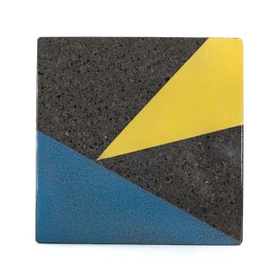 Raggio – Sottopiatto Quadrato in Pietra Lavica Etnea (28×28 cm)