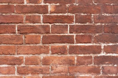 Red brick: finiture mattone su alluminio. - Decoral Group