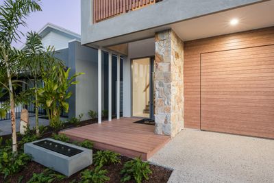 Rivestimenti in alluminio effetto legno con stile e sostenibilità. - Decoral Group