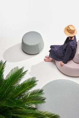 PAVÉ ROUND SMALL outdoor pouf