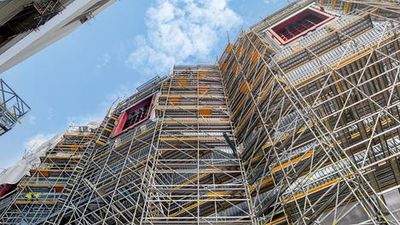 High level of working safety for scaffold assembly and use