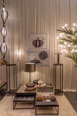 Collec(t)able - FPA 506-Collec(t)able high square pillar
