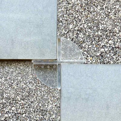Plastic tie-base with 3 mm tabs to be used with stone and tiles in exterior applications