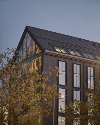 TimberWall 50: facciate in legno-alluminio che uniscono il meglio di due materiali