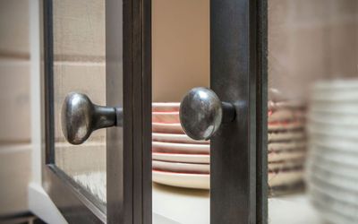 What to Know Before Buying Cabinet Hardware: 5 Essential Tips