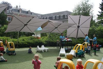 cantilever patio umbrellas