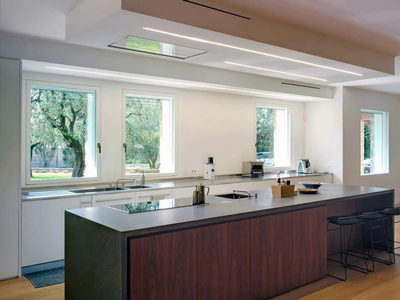 SKYLINE WINDOW - Wooden casement window