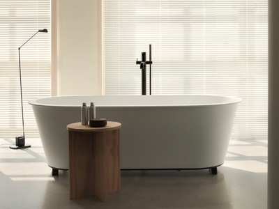 OTTAVIA - Oval Livingtec® bathtub on legs _ Ceramica Cielo