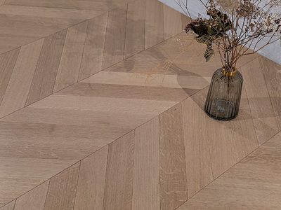 POINT DE HONGRIE SURCHOIX VERNIS INV. - Solid wood parquet _ Décoplus Parquets