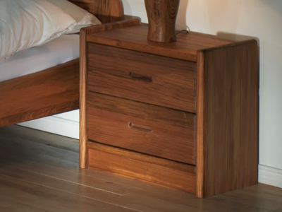 2139M - Wooden bedside table with drawers _ Dyrlund