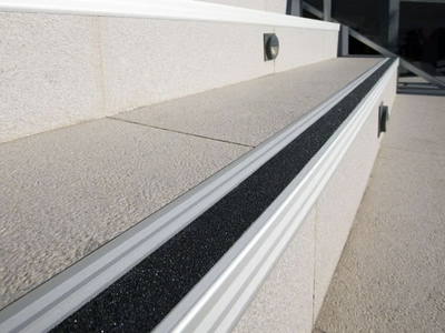 NOVOPELDAÑO® SAFETY - Star nosing _ EMAC Italia