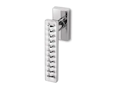 MABELLE SQ - DK brass window handle _ Ento