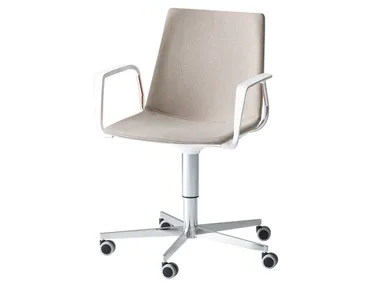 AKAMI IT5R BR - Upholstered chair with castors with armrests _ GABER
