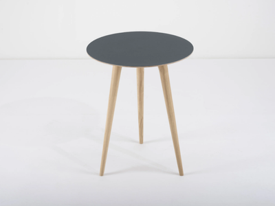 ARP - Round linoleum coffee table _ GAZZDA