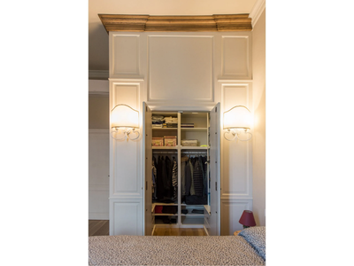 Walk-in closet 4 - Custom solid wood walk-in wardrobe _ GH LAZZERINI