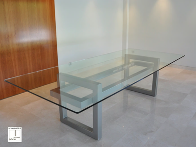 DIANA - Glass dining table _ Gonzalo De Salas