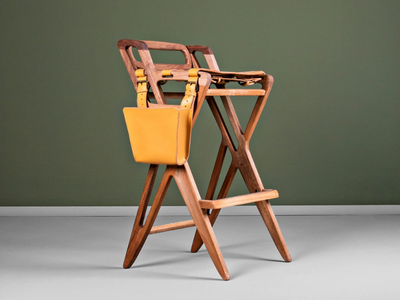 TRIANGLE - High solid wood stool with footrest _ HOOKL und STOOL