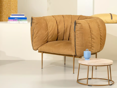 PUFFER - Leather armchair with armrests _ Jess