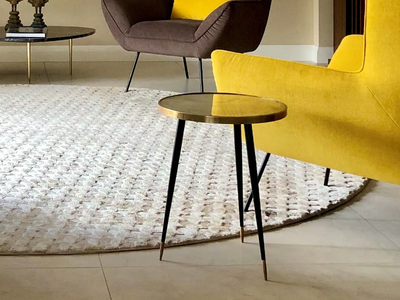 TWIST - Laminated glass coffee table with polished brass profile _ Jover+Valls