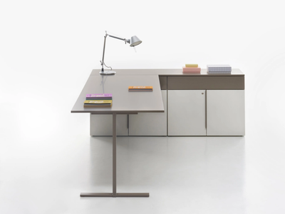 T-LEG - L-shaped office desk with drawers _ Manerba
