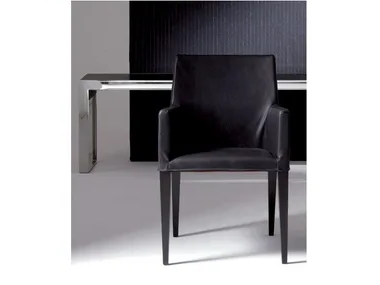 PLANO - Upholstered leather chair with armrests _ Marac