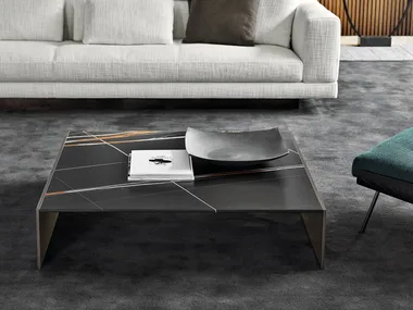 LINHA - Low square marble coffee table _ Minotti