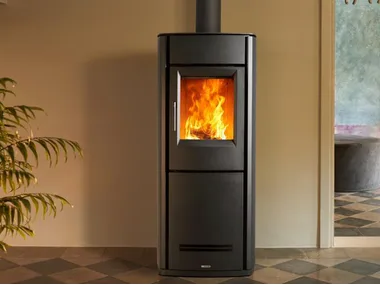 E228 - Multi-fuel steel stove Class A+ _ Piazzetta