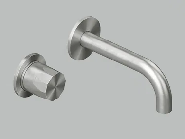 HB 15 13T.00 - Wall-mounted single handle washbasin mixer _ Quadrodesign