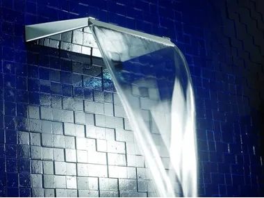 ARETHUSA - Wall-mounted brass waterfall spout _ Tender rain