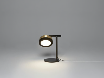 MOLLY - Brass table lamp with fixed arm _ Tooy
