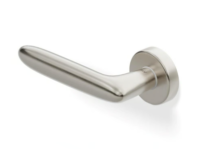 H192 PRUNUS - Brass door handle on rose _ Valli